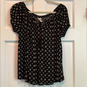 Forever 21 black/white cap sleeve shirt. NWT large